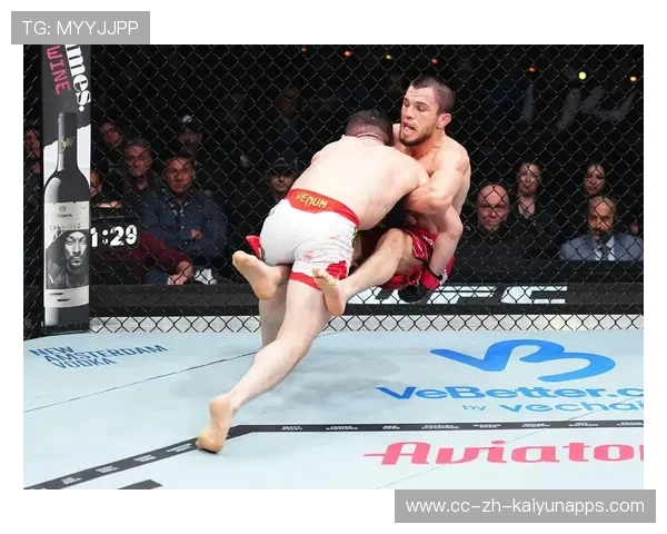 UFC抱摔高度太夸张，对手被砸得眼冒金星